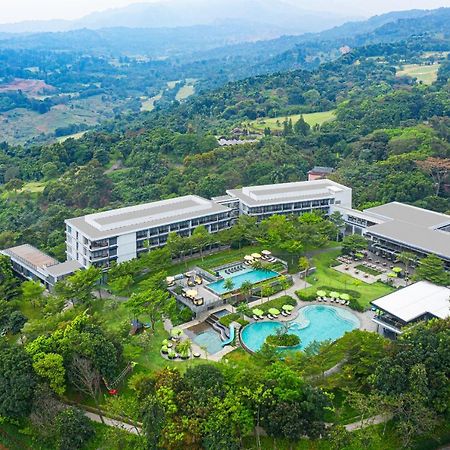 Royal Tulip Gunung Geulis Resort And Golf Bogor Exterior photo