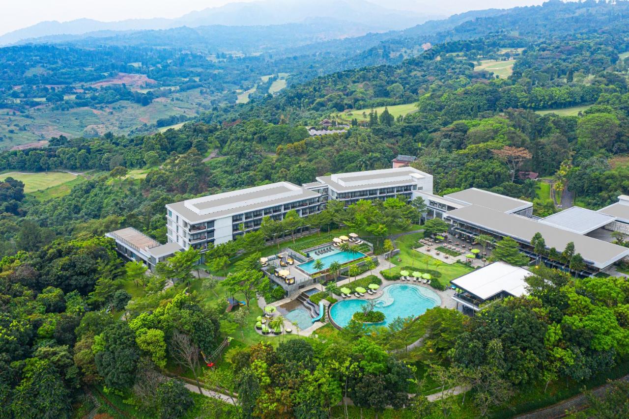 Royal Tulip Gunung Geulis Resort And Golf Bogor Exterior photo