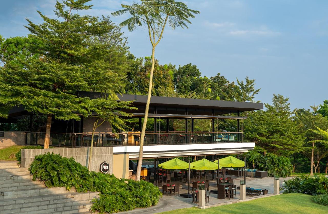 Royal Tulip Gunung Geulis Resort And Golf Bogor Exterior photo