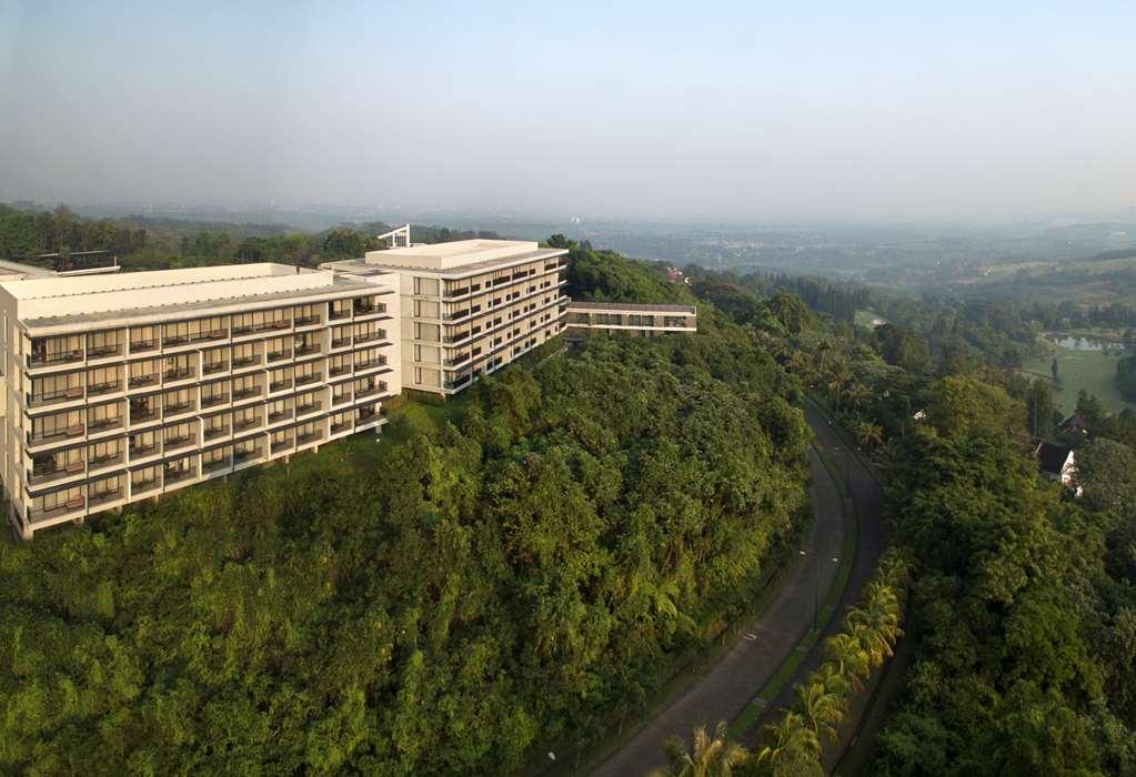 Royal Tulip Gunung Geulis Resort And Golf Bogor Exterior photo